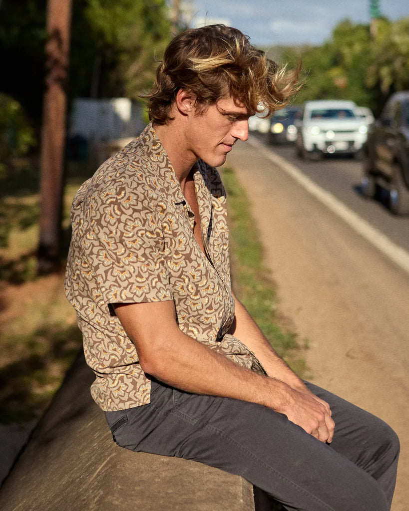 Outerknown Mens Woven The BBQ