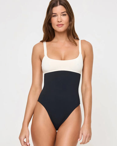 L*Space Womens Swimsuit Descanso One Piece